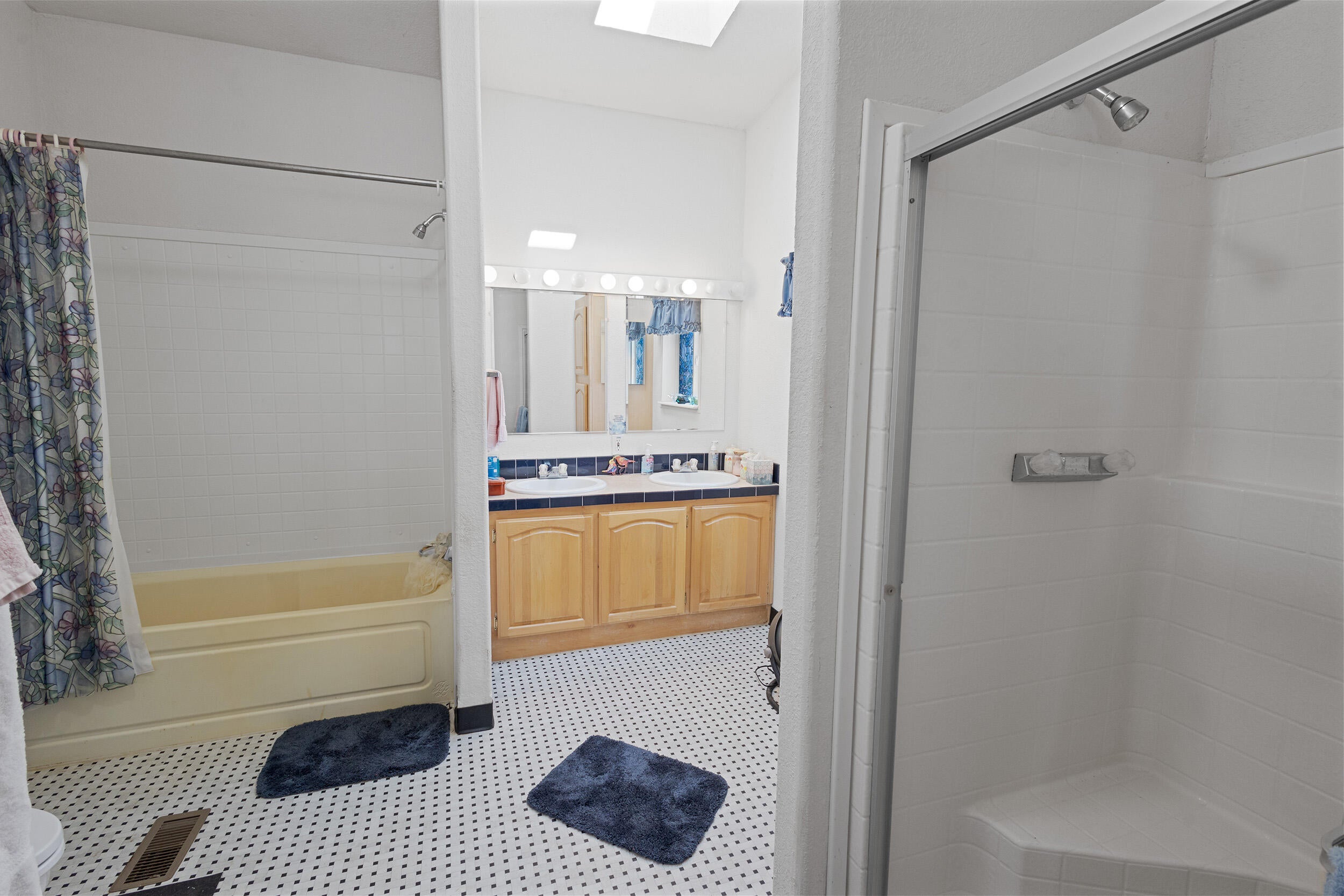 26395 Walker Road Bend, OR 97701 - Photo 8 of 36 Primary Bath with 2 Showers