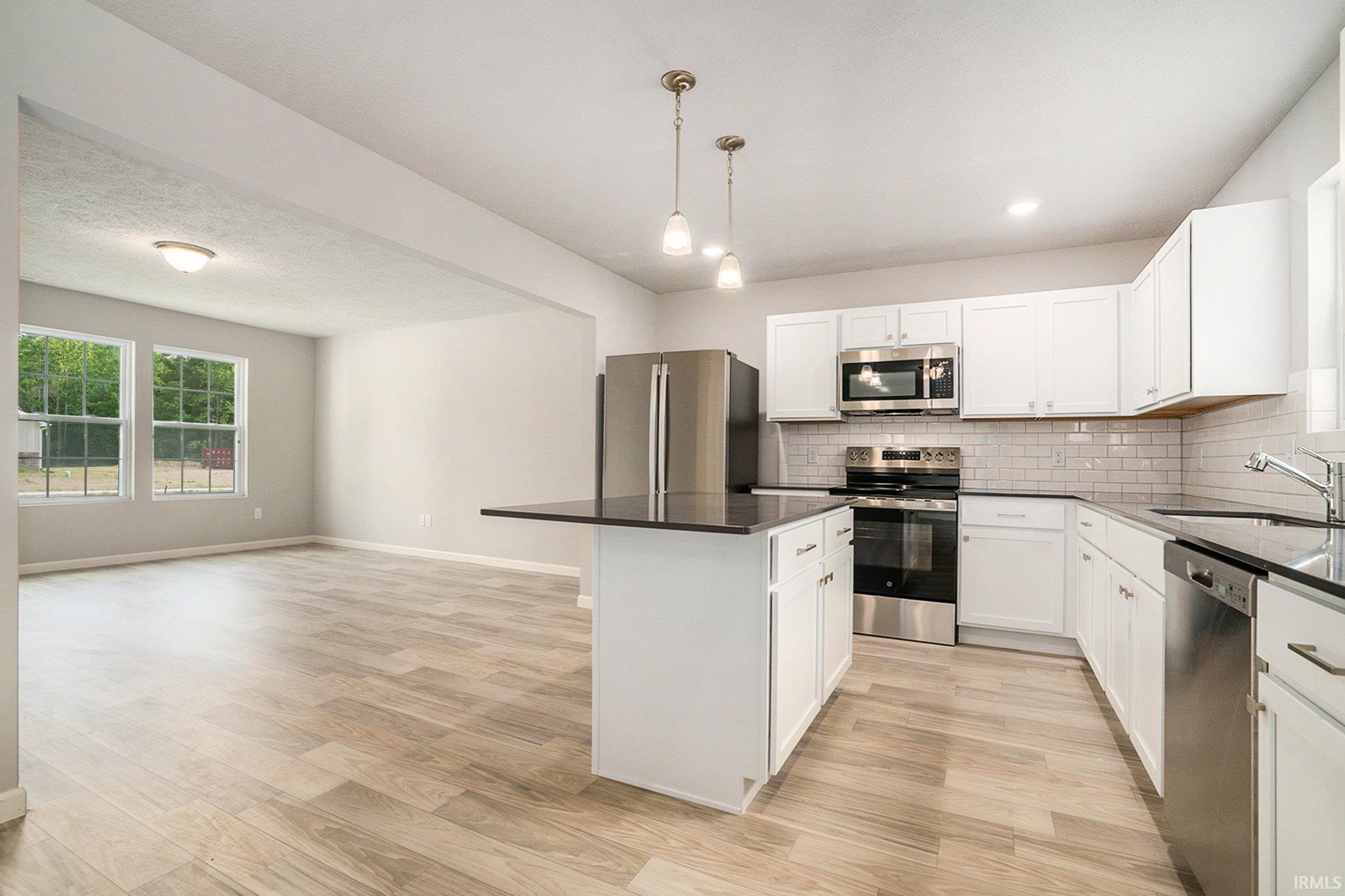 8293 Catberry Trail Fort Wayne, IN 46804 - Photo 4 of 34