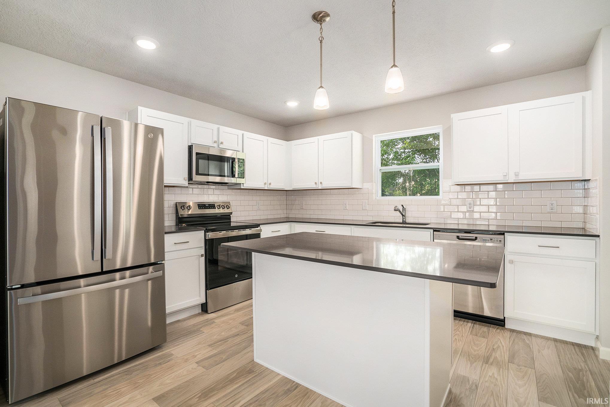 8293 Catberry Trail Fort Wayne, IN 46804 - Photo 5 of 34