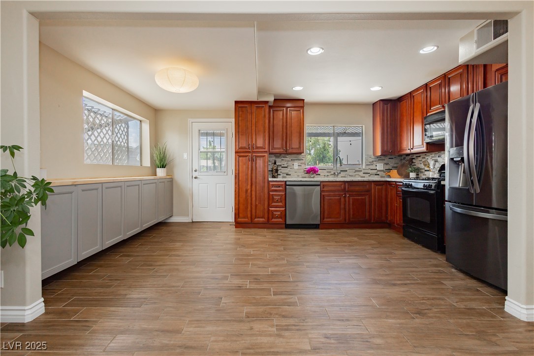 67 Oklahoma Drive Henderson, NV 89015 - Photo 7 of 42 Eat in Kitchen with Tons of Cabinets