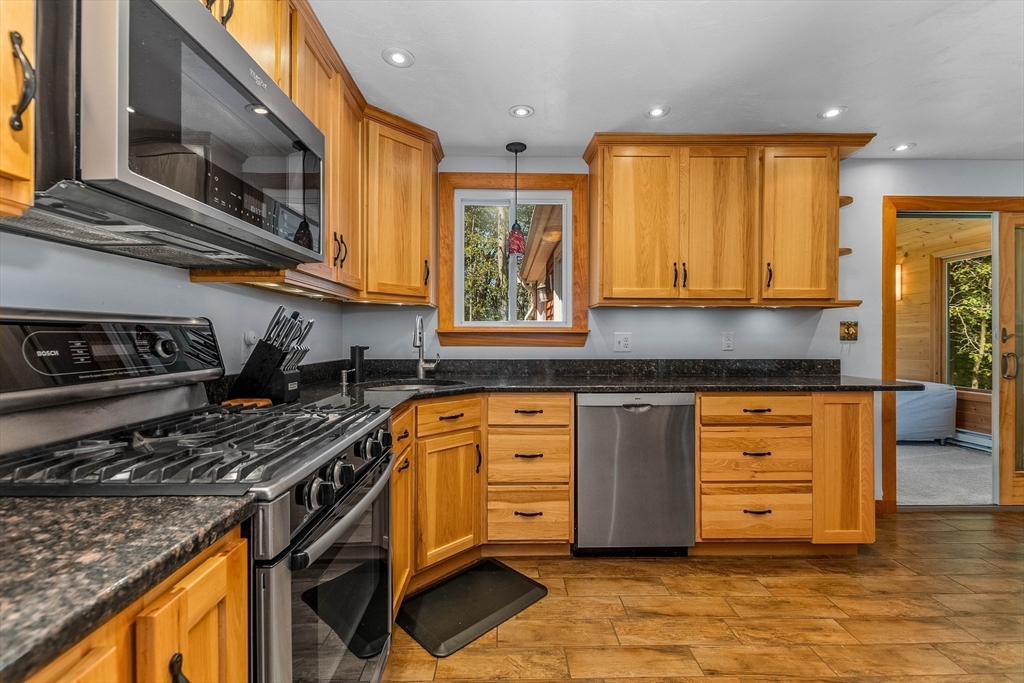 36 Carl Road Raynham, MA 02767 - Photo 8 of 39
