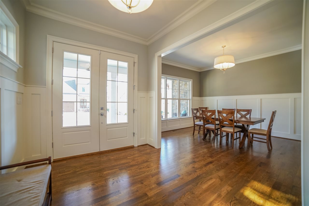 6423 Rosny Road Raleigh, NC 27613 - Photo 5 of 29 Bright Entry