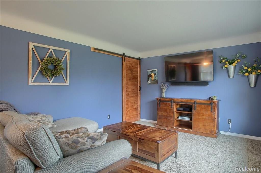 165 Texas Avenue Rochester Hills, MI 48309 - Photo 6 of 35