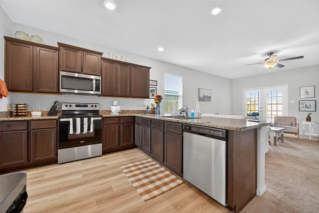 $2,000 | 10811 Anthonomus Way, Richmond, TX 77469