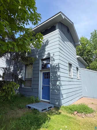 $284,900 | 420 West 5th Avenue, Grand Marais, MN 55604
