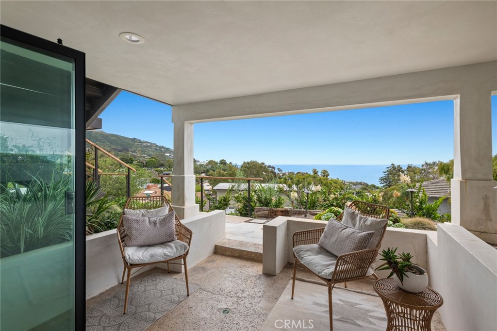 31452 Holly Drive Laguna Beach, CA 92651 - Photo 16 of 23