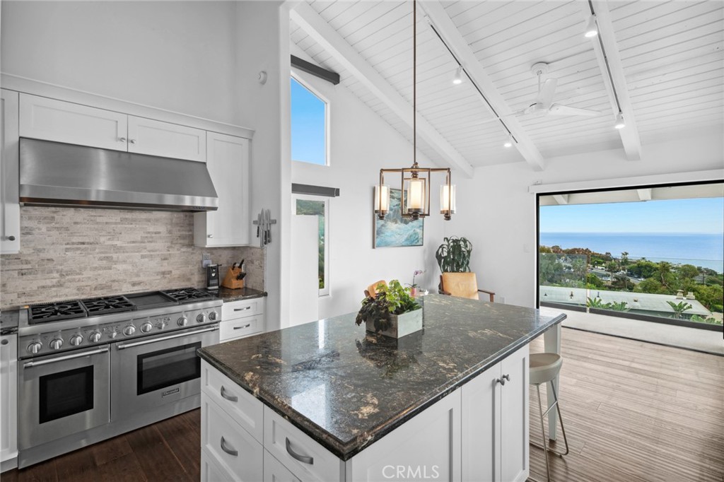 31452 Holly Drive Laguna Beach, CA 92651 - Photo 10 of 23