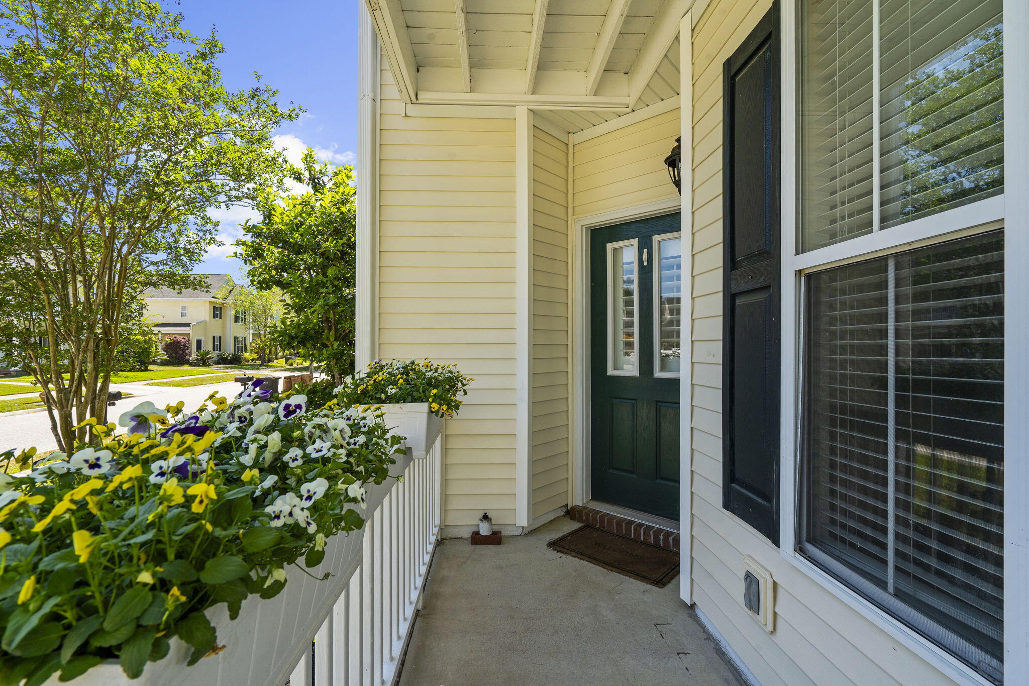 3225 Beaconsfield Road Mount Pleasant, SC 29466 - Photo 3 of 40 42-web-or-mls-DSC07478