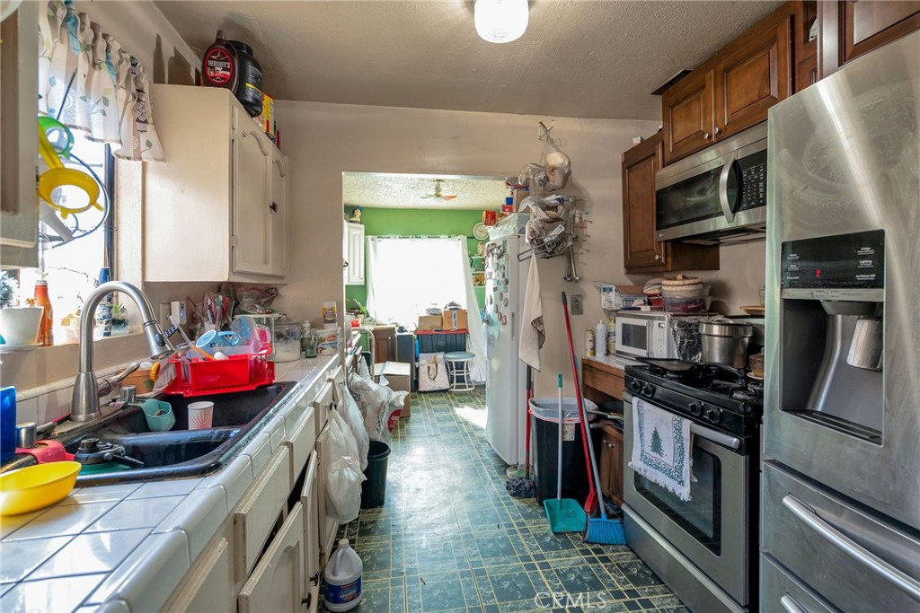 2035 East Nord Street Compton, CA 90222 - Photo 2 of 15