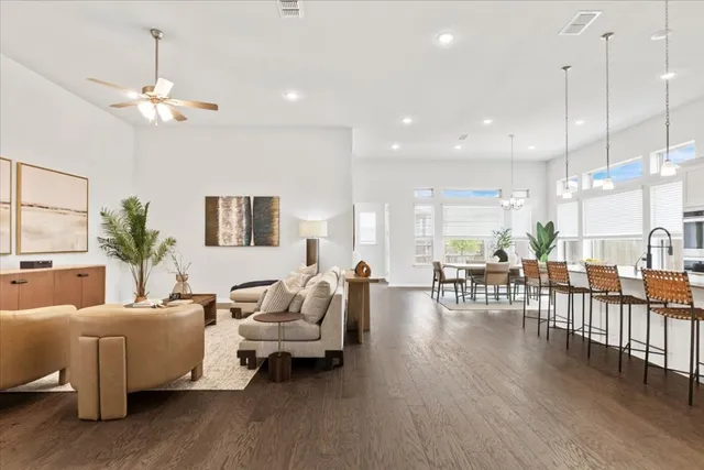 $3,900 | 271 Eclipse Drive, Unit 67, Austin, TX 78737