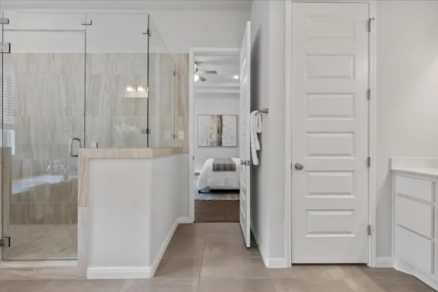 a en suite bathroom with a shower