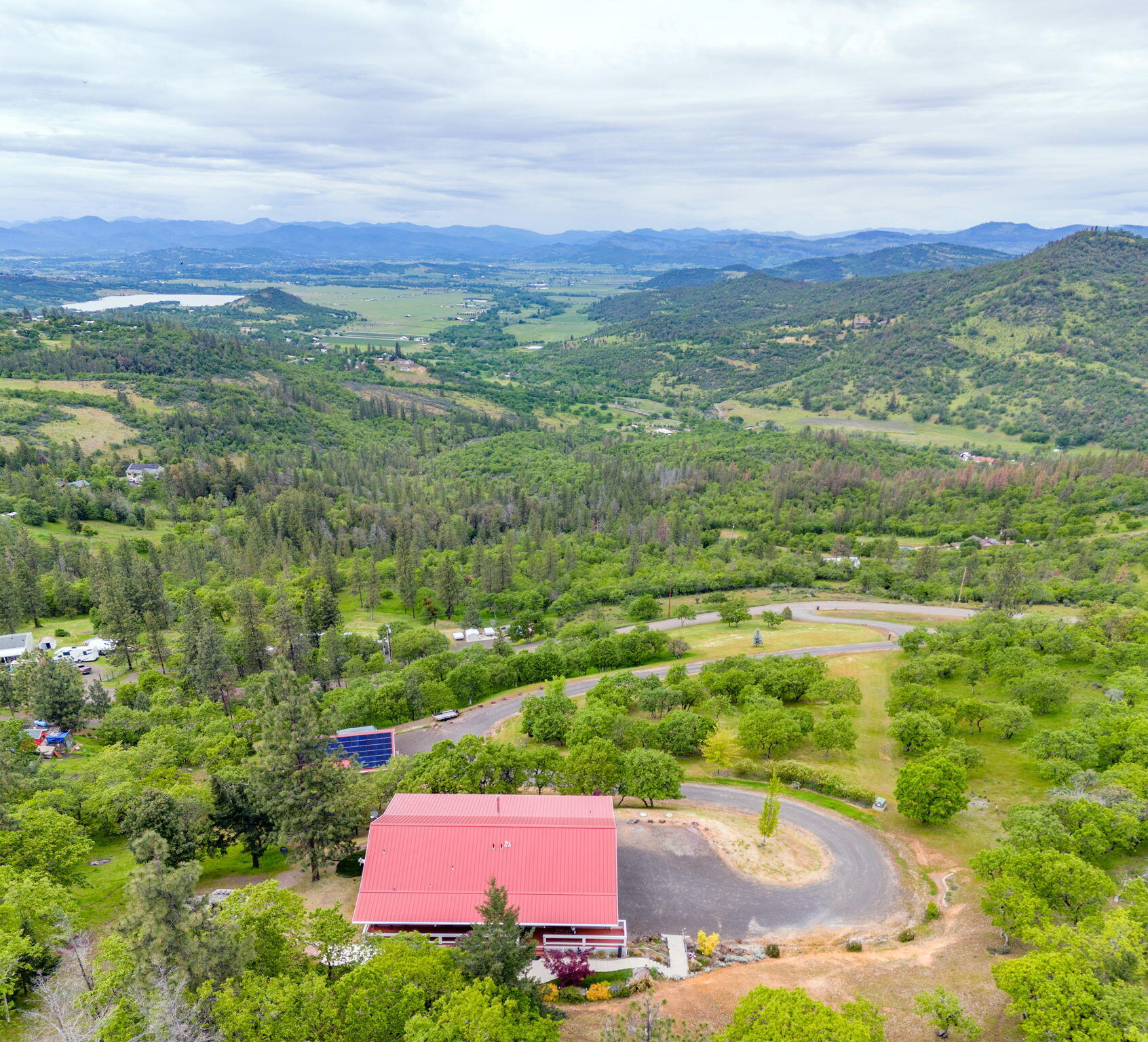 1011 Wren Ridge Drive Eagle Point, OR 97524 - Photo 5 of 89 Views of Surrounding Mountains & Agate Lake