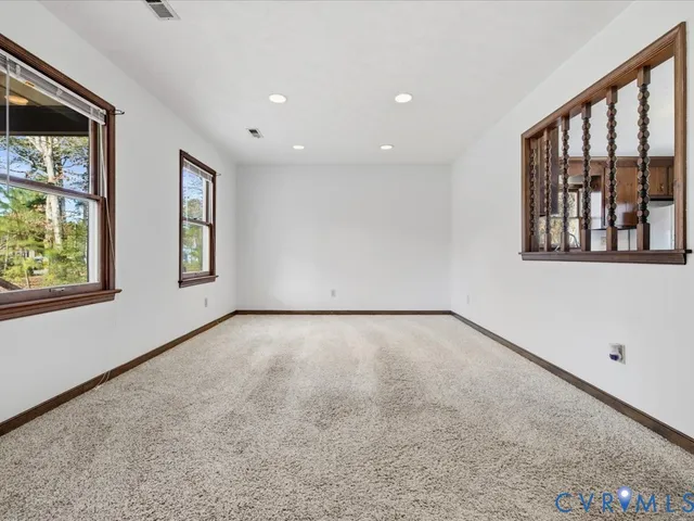 $289,500 | 21 Old Memorial Drive, Sandston, VA 23150