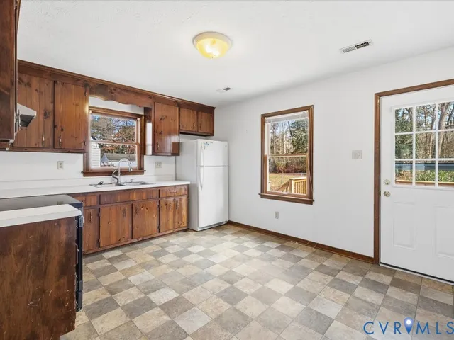 $289,500 | 21 Old Memorial Drive, Sandston, VA 23150