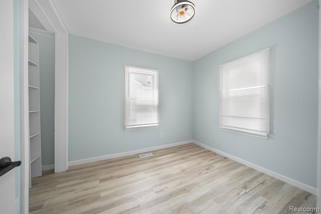 12257 Inkster Road Livonia, MI 48150 - Photo 18 of 23