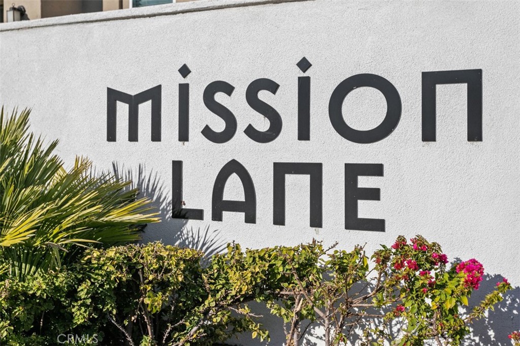 4130 Via Del Rey Oceanside, CA 92057 - Photo 35 of 35 a front view of a house having yard