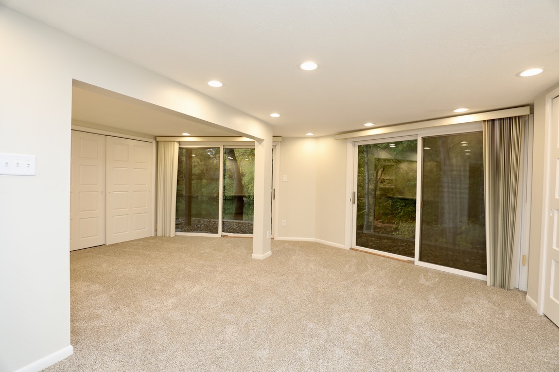 4 Kings Turn Bourbonnais, IL 60914 - Photo 18 of 28 a view of an empty room with glass door