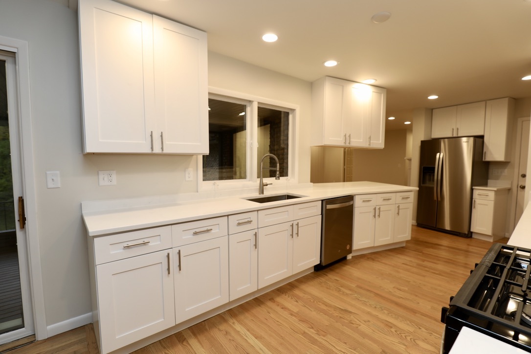4 Kings Turn Bourbonnais, IL 60914 - Photo 6 of 28 a view of a kitchen with electric appliances