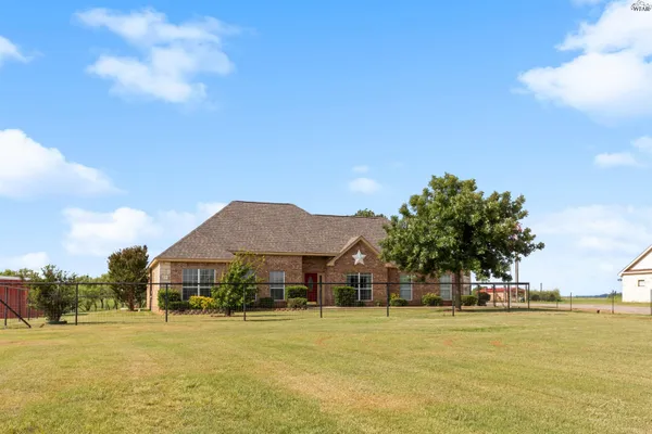$454,900 | 126 Ford Road, Holliday, TX 76310