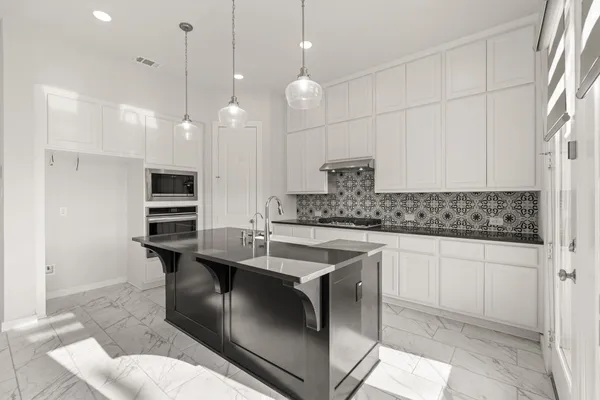 $2,800 | 6579 Scarlet Pond Lane, Fulshear, TX 77441