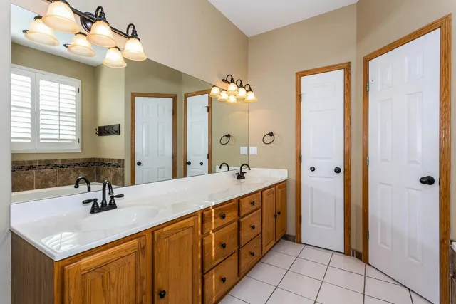 $575,000 | 6301 East Briar Rose Lane, Valley Center, KS 67147