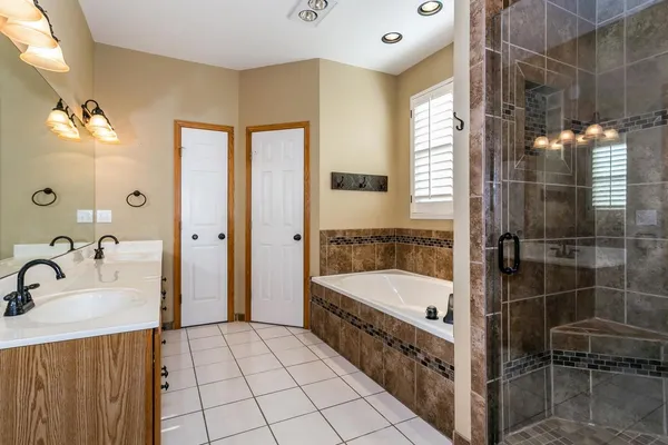 $575,000 | 6301 East Briar Rose Lane, Valley Center, KS 67147