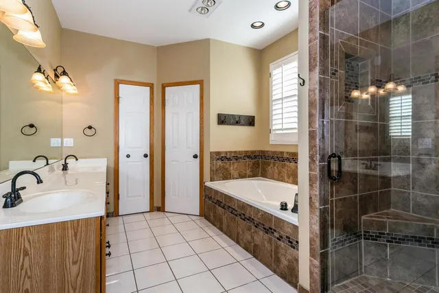 $575,000 | 6301 East Briar Rose Lane, Valley Center, KS 67147