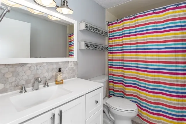 $2,500 | 60 Greentree Lane, Unit 38, Weymouth, MA 02190