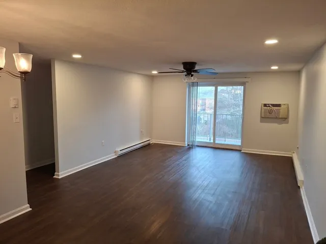 $2,500 | 60 Greentree Lane, Unit 38, Weymouth, MA 02190