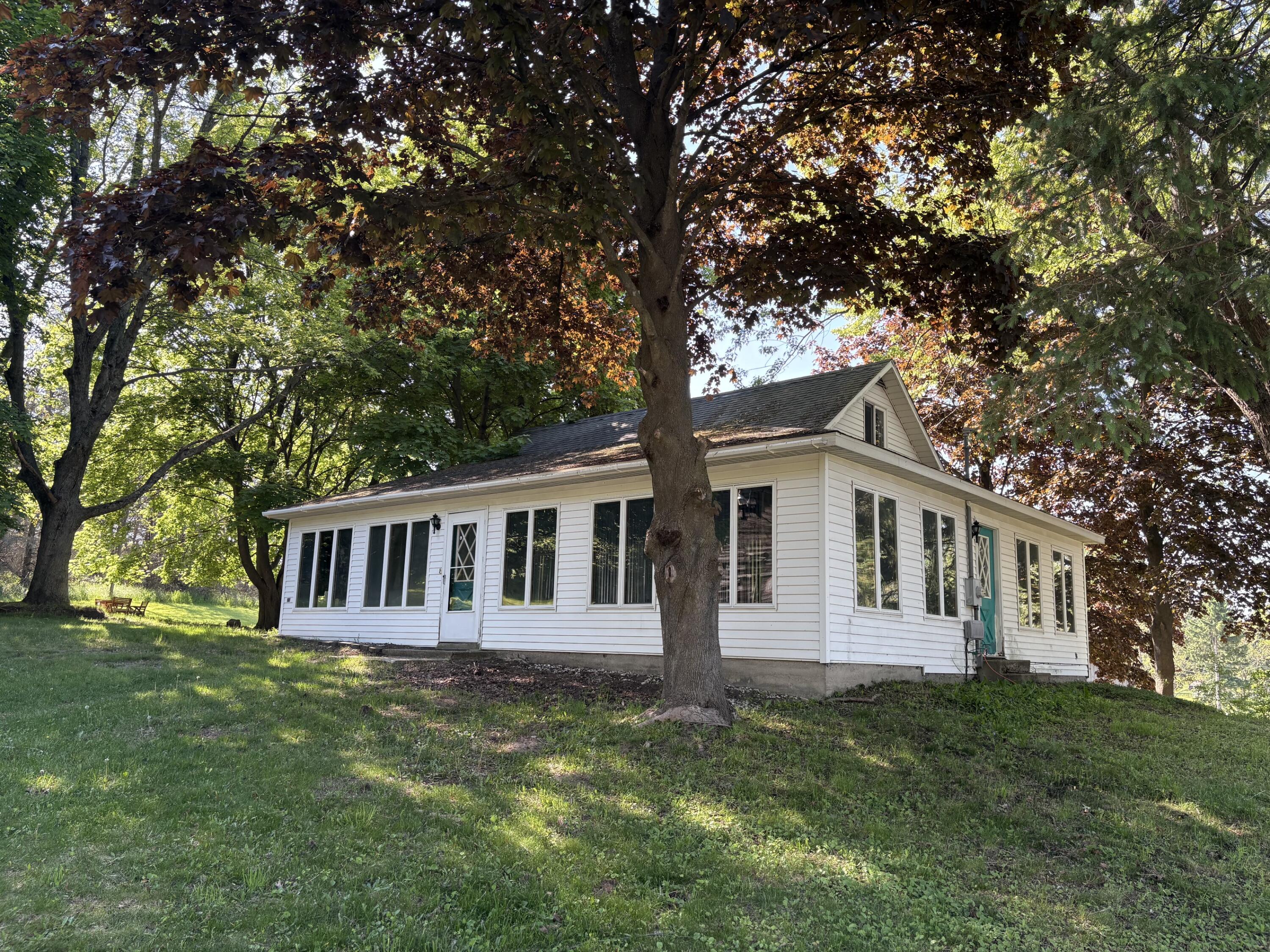8819 Erdman Road Onekama, MI 49675 - Photo 4 of 61 IMG_8788