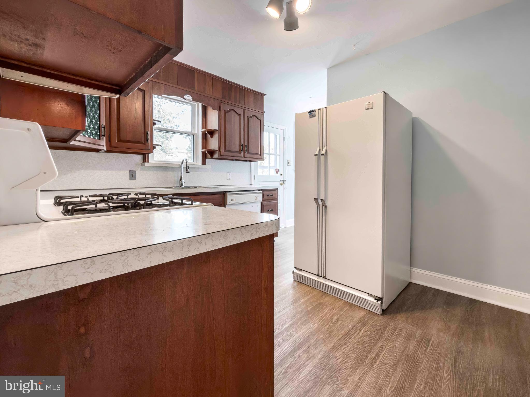 425 Harrington Road Havertown, PA 19083 - Photo 8 of 17