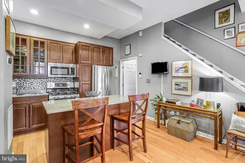 $789,000 | 313 M Street Northwest, Washington, DC 20001
