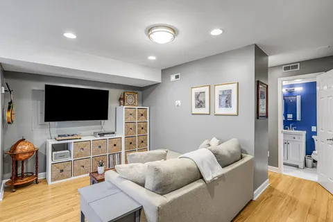 $789,000 | 313 M Street Northwest, Washington, DC 20001