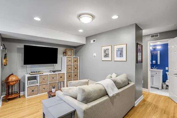 $789,000 | 313 M Street Northwest, Washington, DC 20001