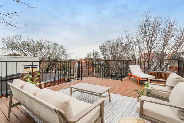$789,000 | 313 M Street Northwest, Washington, DC 20001