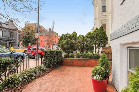 $789,000 | 313 M Street Northwest, Washington, DC 20001