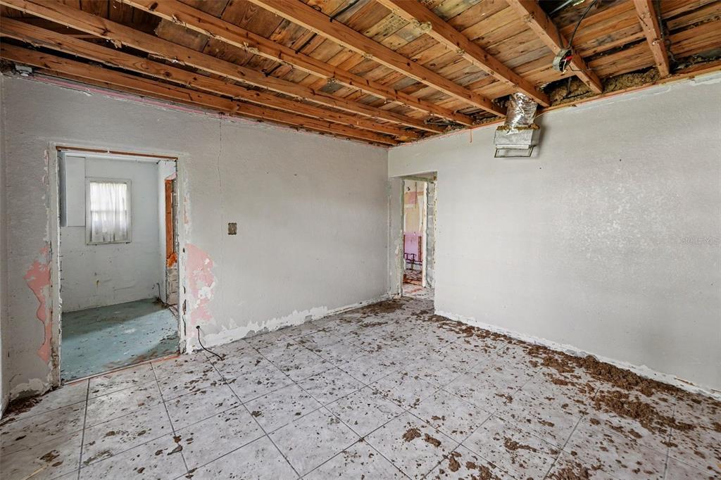 1811 2nd Street Indian Rocks Beach, FL 33785 - Photo 13 of 33 Gallery Image 13