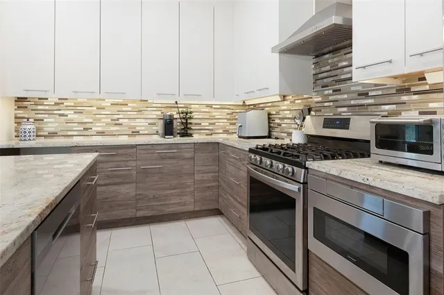 $859,000 | 2637 Bayside Drive South, St. Petersburg, FL 33705