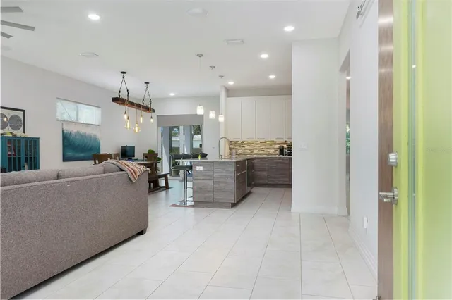 $859,000 | 2637 Bayside Drive South, St. Petersburg, FL 33705