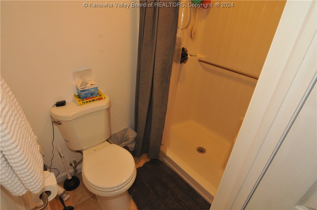 211 Jamestown Road Nitro, WV 25143 - Photo 22 of 33 Gallery Image 22