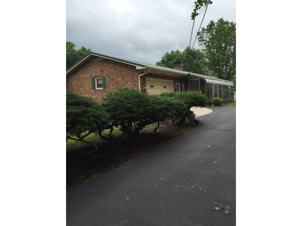 2210 Old Lewis Road Johnson City, TN 37601 - Photo 4 of 11 Photo 4