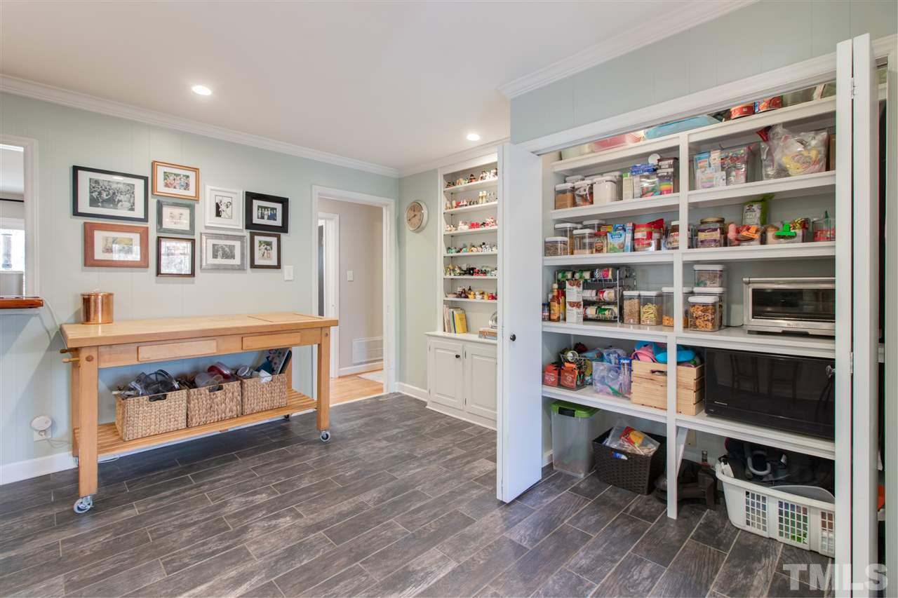 204 Lexington Road Chapel Hill, NC 27516 - Photo 11 of 28 Gallery Image 11