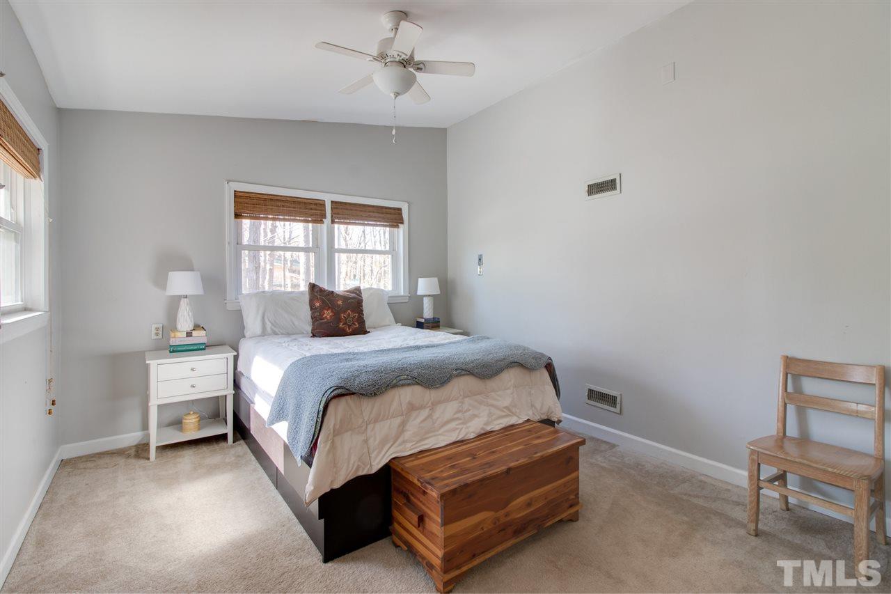 204 Lexington Road Chapel Hill, NC 27516 - Photo 23 of 28 Gallery Image 23