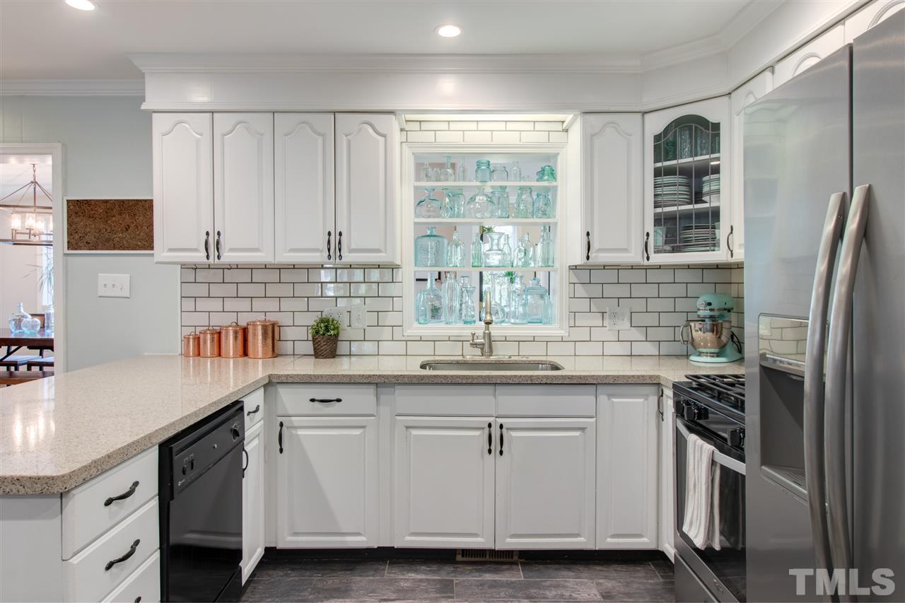 204 Lexington Road Chapel Hill, NC 27516 - Photo 8 of 28 Gallery Image 8