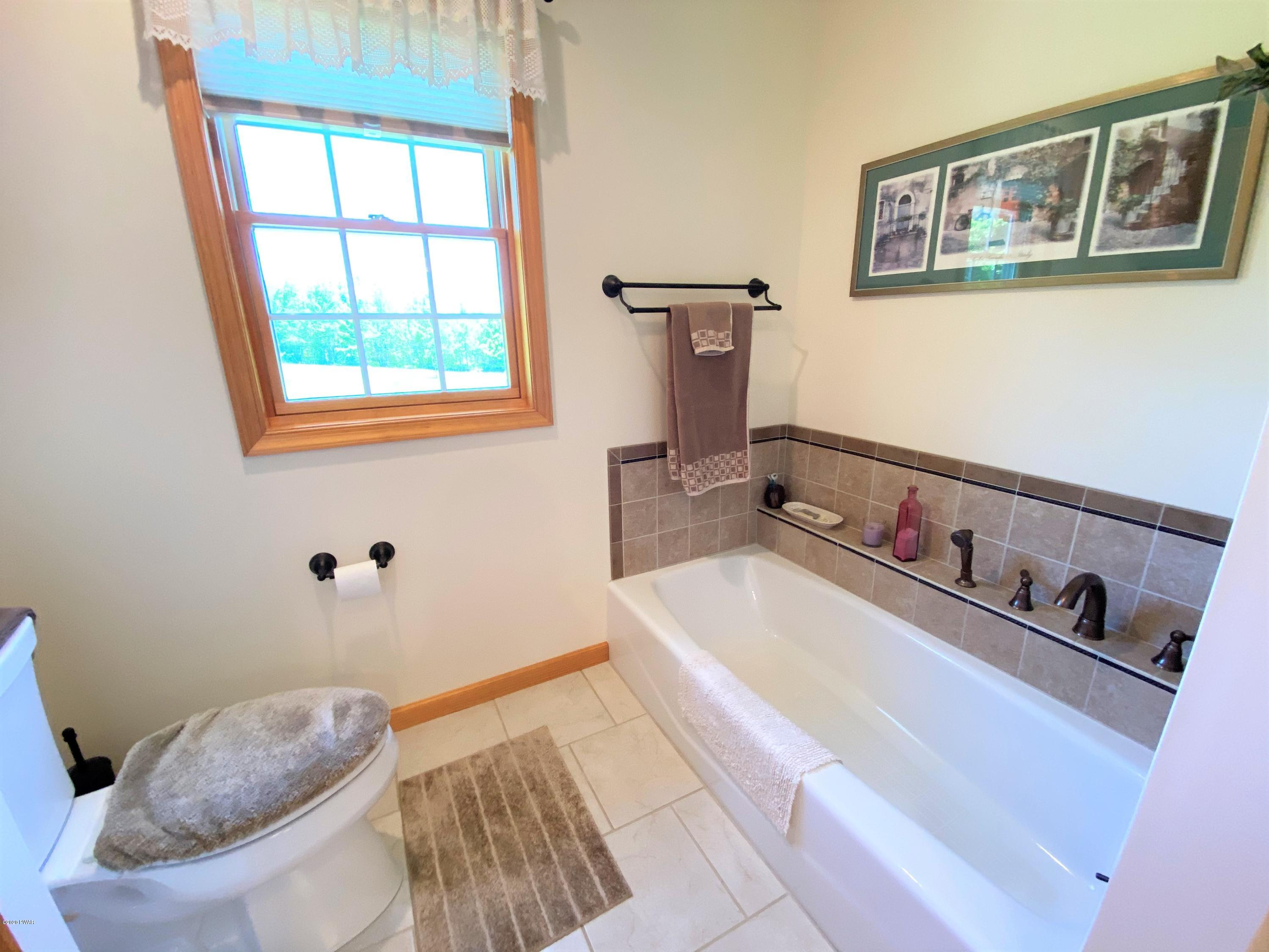 134 Romobe Lake Road Thompson, PA 18465 - Photo 37 of 93 Bathroom