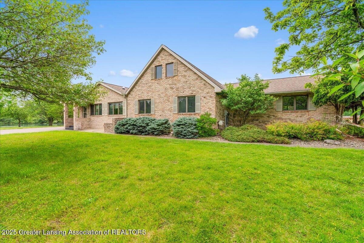 4240 Dell Road Lansing, MI 48911 - Photo 8 of 90 10-Media Jett - 81