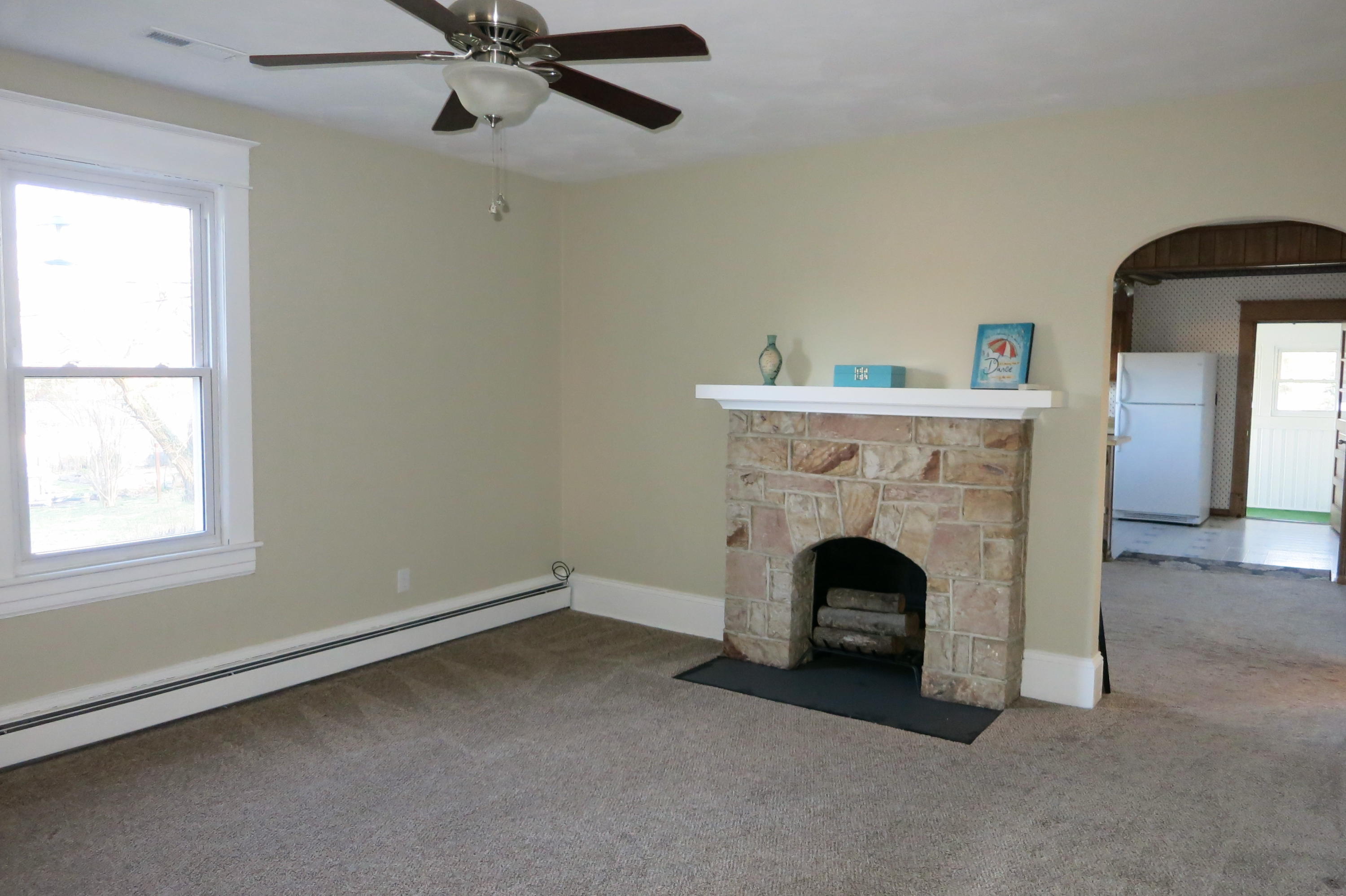 7808 Barrens Road Roanoke, VA 24019 - Photo 15 of 26 Living Room