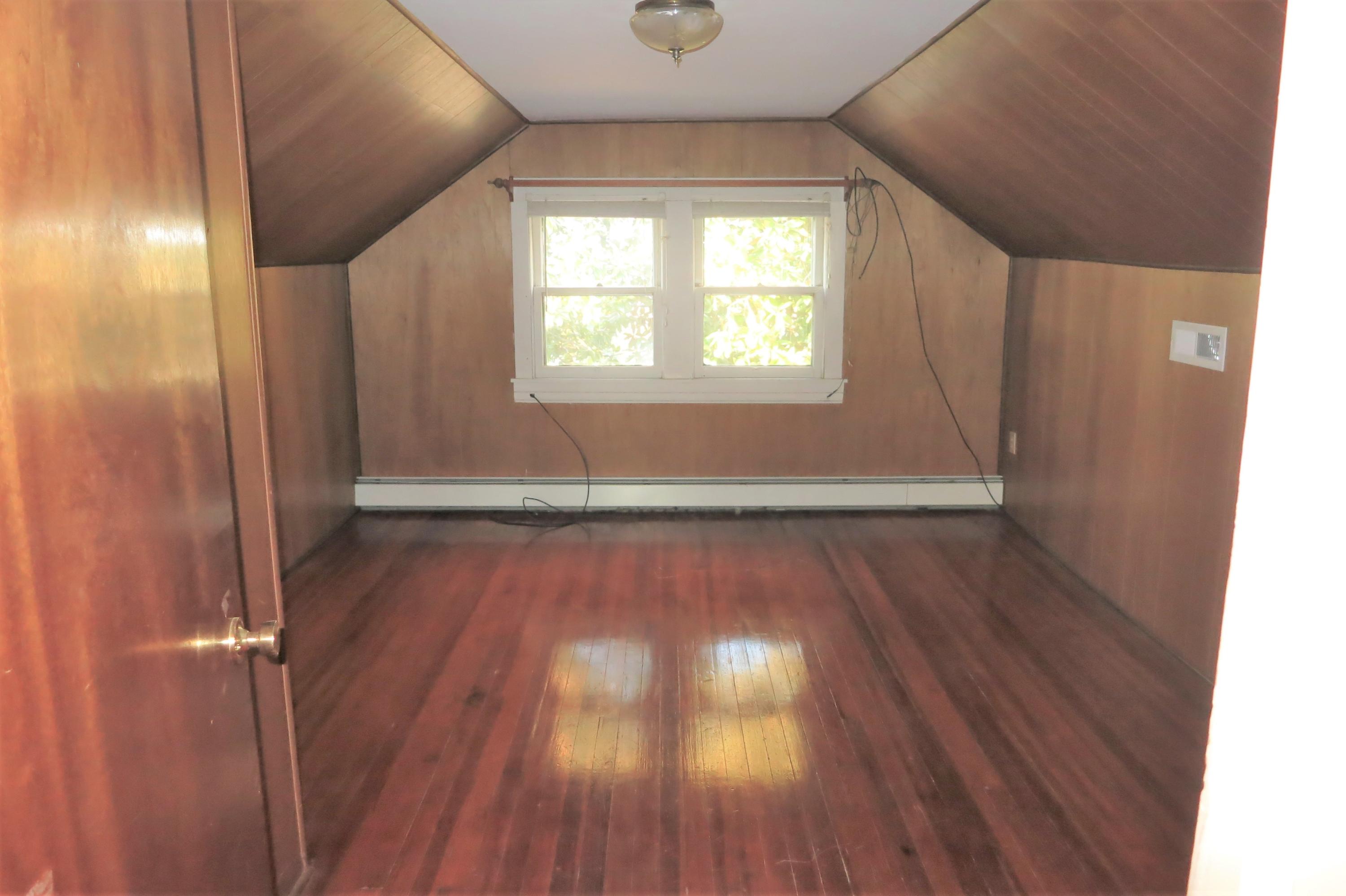 7808 Barrens Road Roanoke, VA 24019 - Photo 23 of 26 Upstairs Bedroom