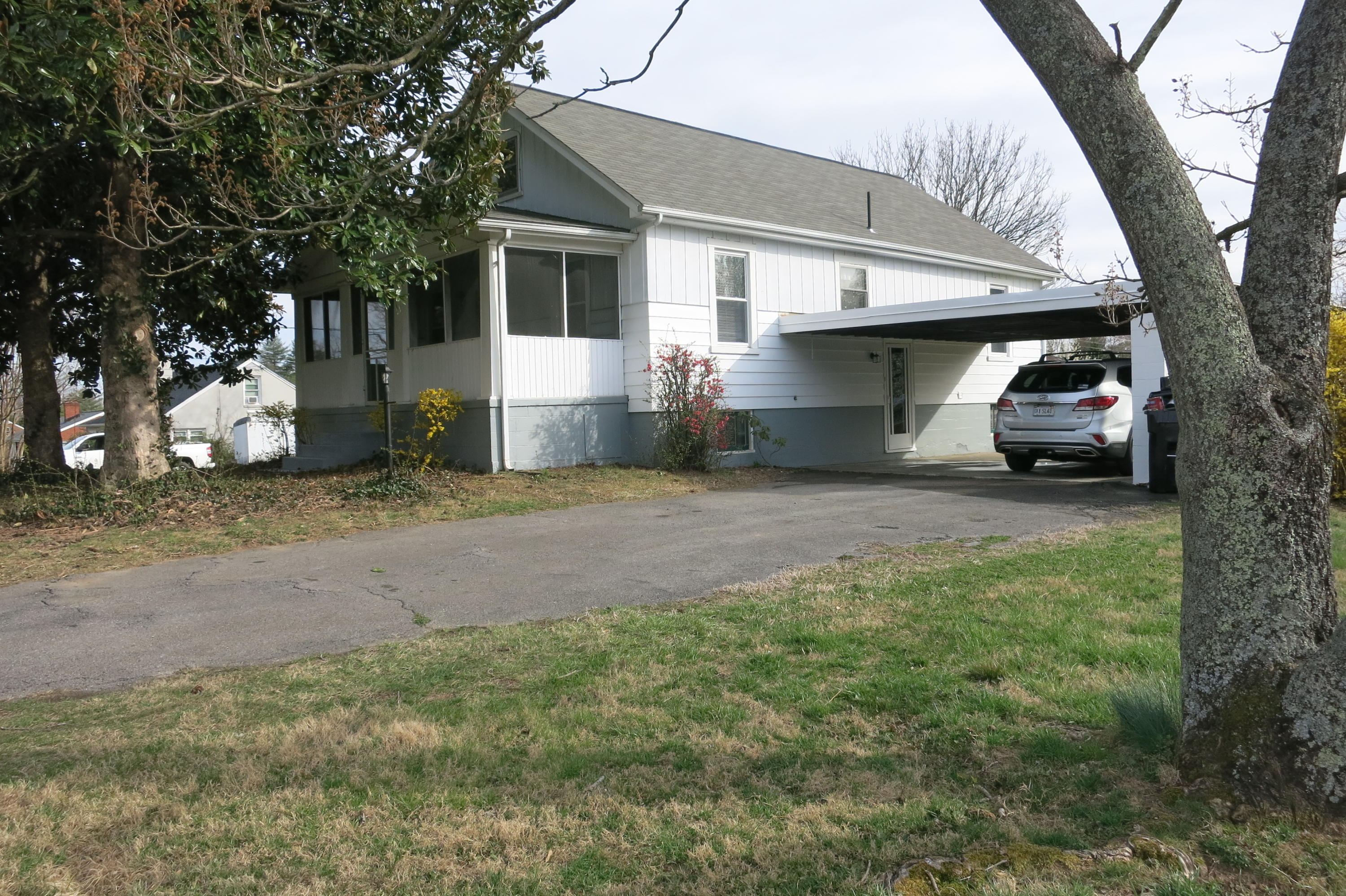 7808 Barrens Road Roanoke, VA 24019 - Photo 4 of 26 Barrens Front