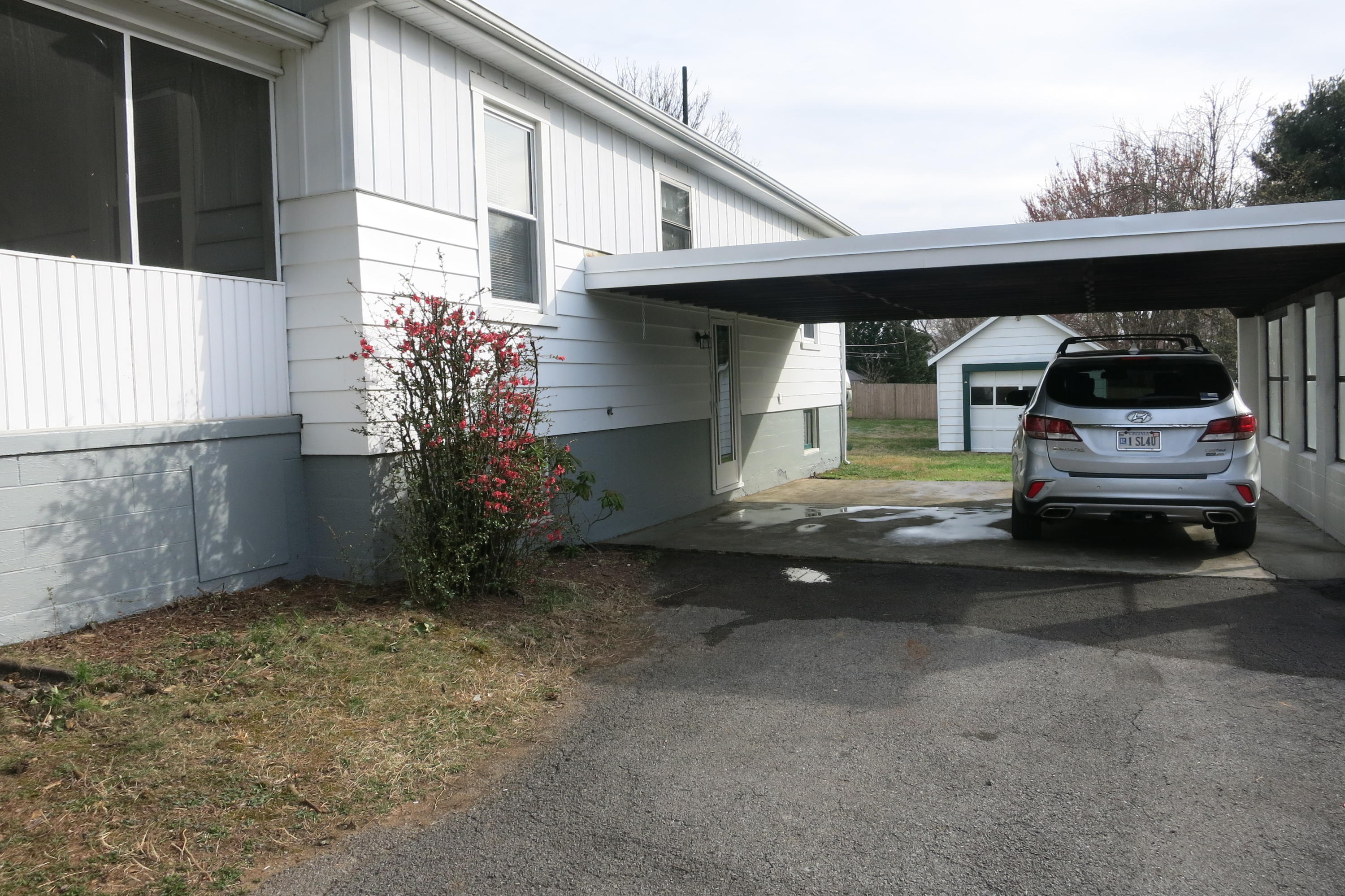 7808 Barrens Road Roanoke, VA 24019 - Photo 5 of 26 Barrens Front